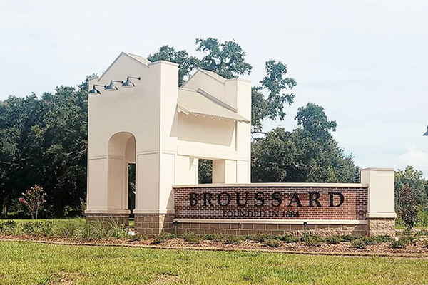 Broussard West Entrance Gateway Sign