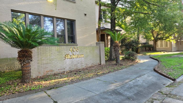 photo: 406 East Madison Street, Broussard, LA
